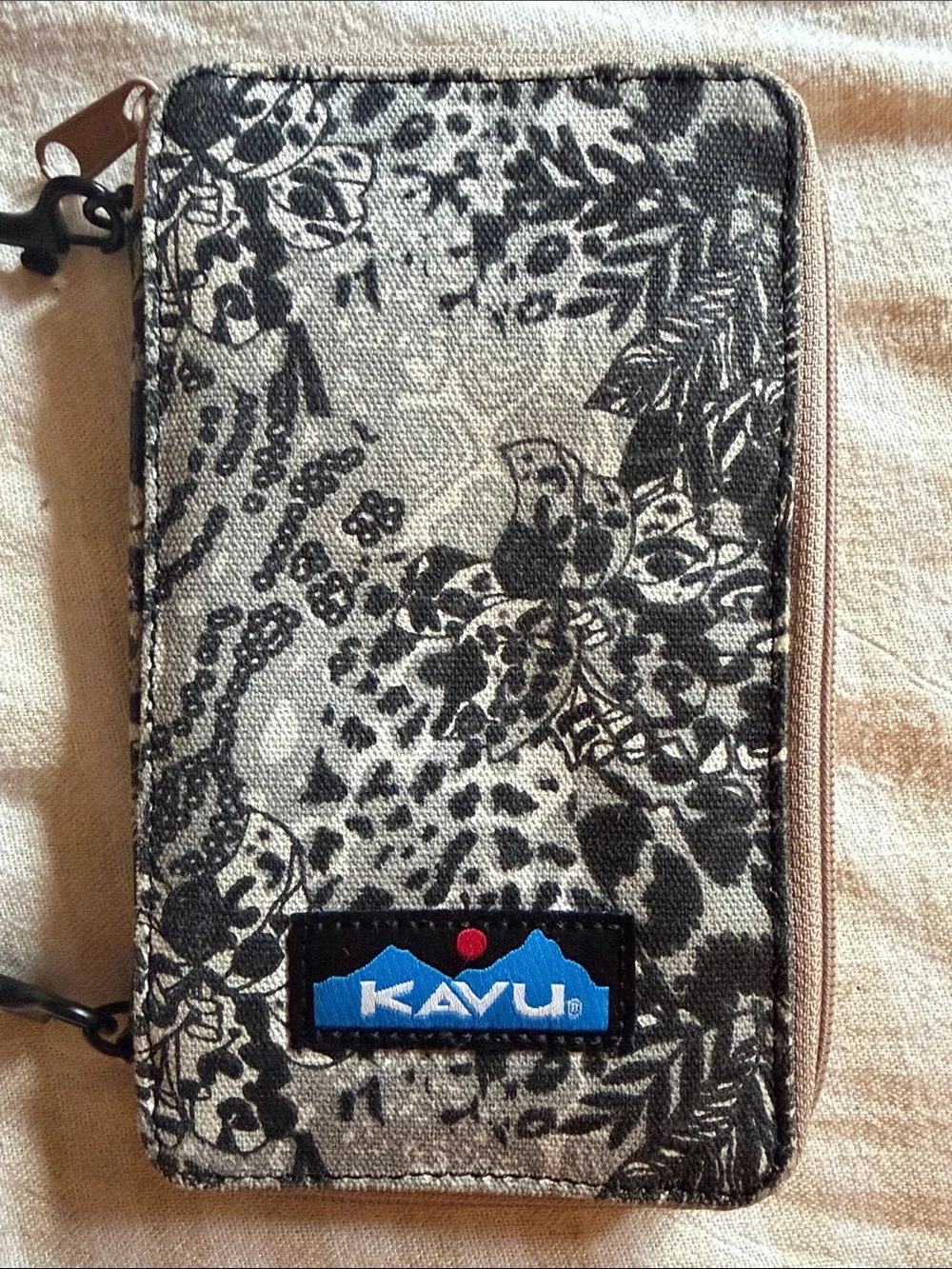 Go Time Cross Body Wallet - Women's